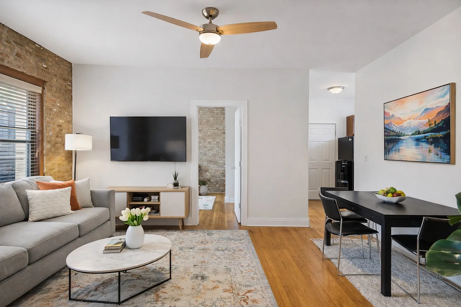 2 bed, 750 sqft, $1,850 — Photo 1