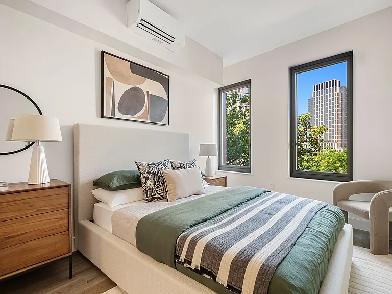 75 Dupont St #709 — Photo 4