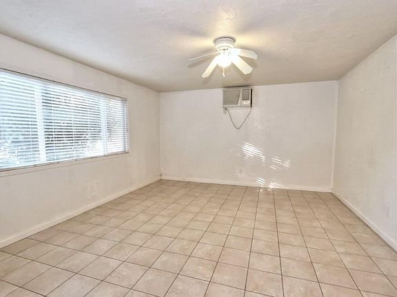 3rd image of 1225 McKinley Dr APT 1