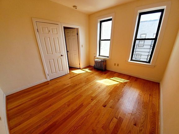 3rd image of 244 15th St APT 8