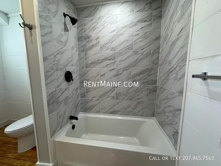 6 Woodman Ave #1 — Photo 15