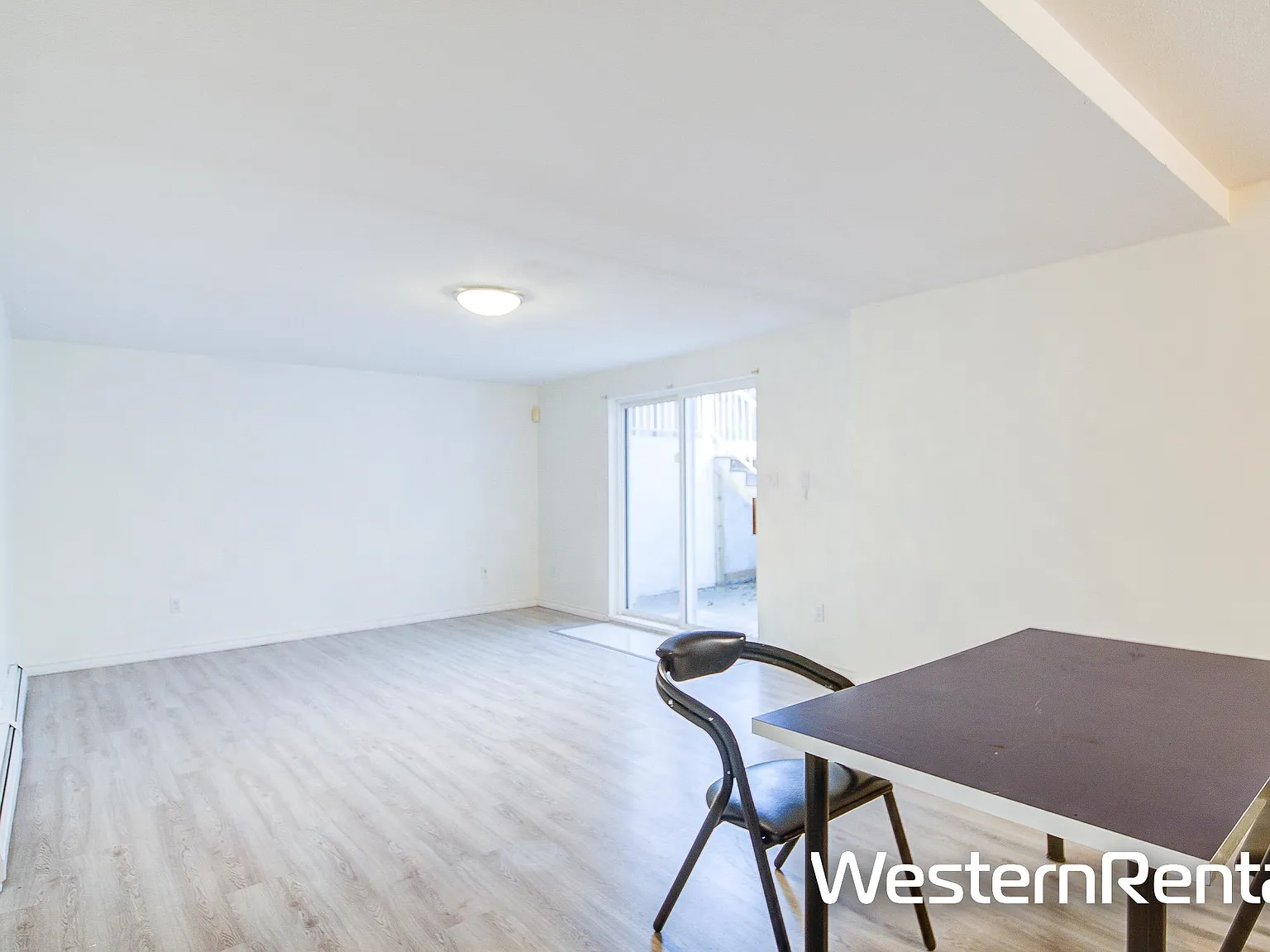 2 bed, 900 sqft, $1,600 — Photo 4
