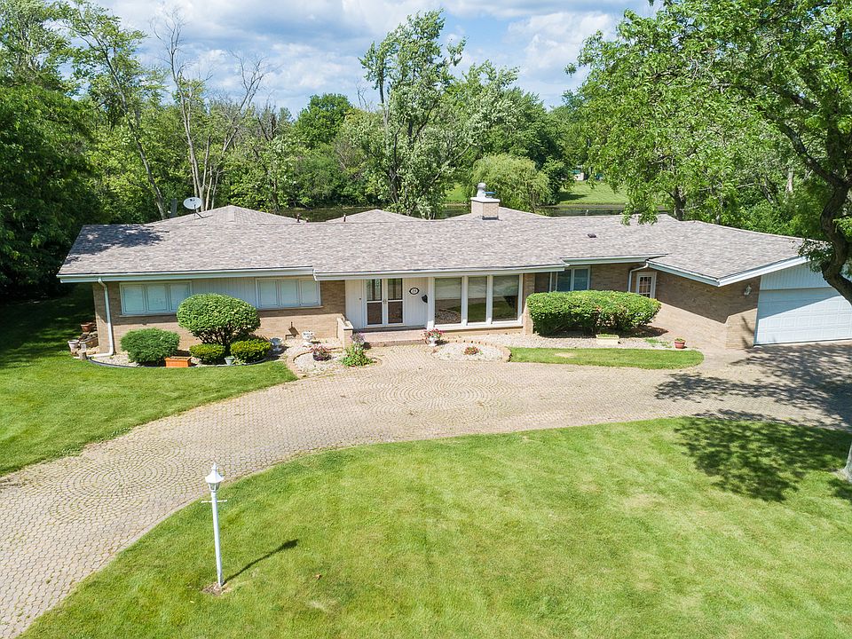 1st image of 25 Graymoor Ln