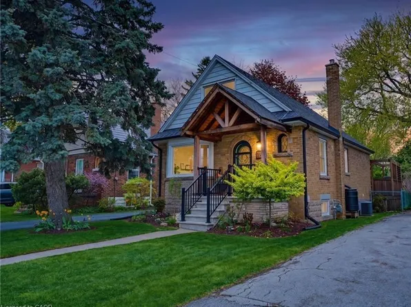 198 E 19th St, Hamilton, ON L9A 4S5