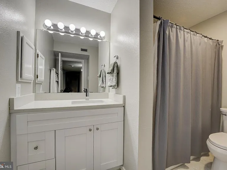 1501 Lincoln Way #101 — Photo 16