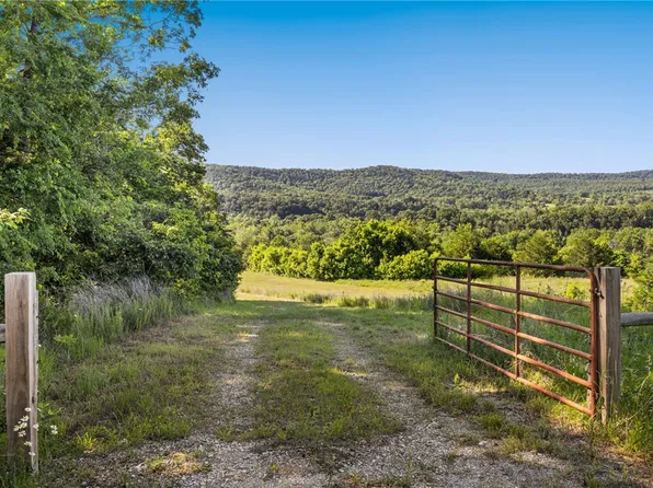 Highway 221 S #A, Eureka Springs, AR 72632