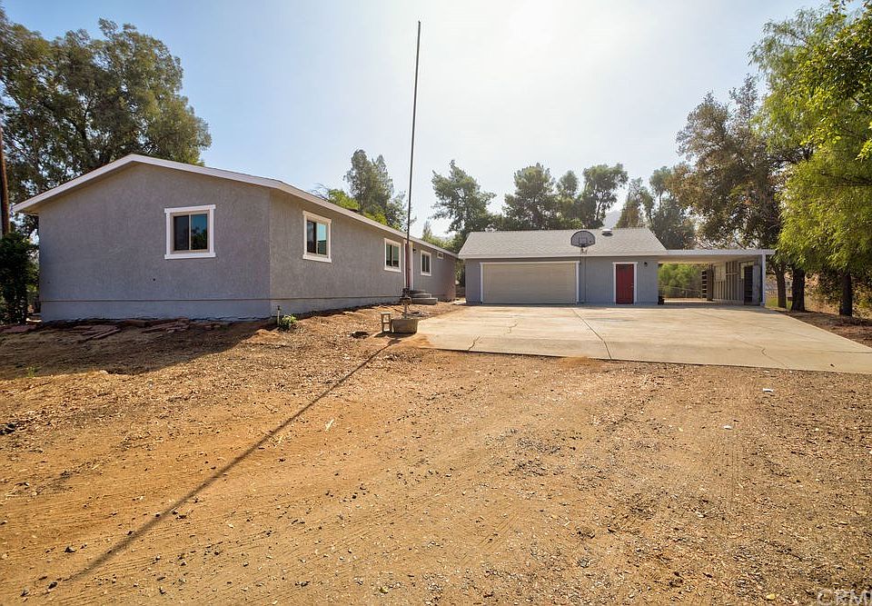1st image of 15865 Shelton Dr