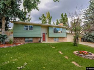 36 Valley Dr, Casper, WY 82604