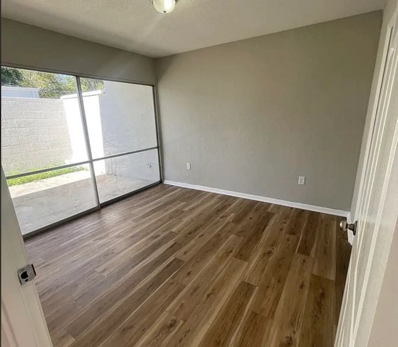 1 bed, 475 sqft, $1,049 — Photo 3