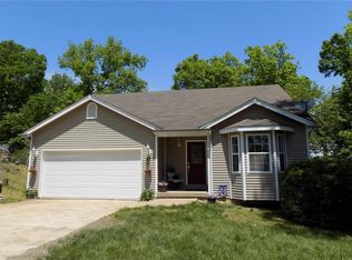 47 Lois Ln, Fenton, MO 63026