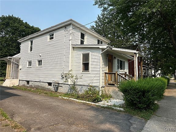 2nd image of 420 W Elm St