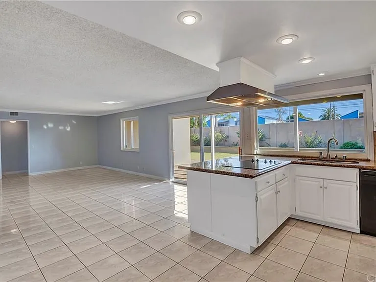 9642 Peppertree Dr — Photo 9