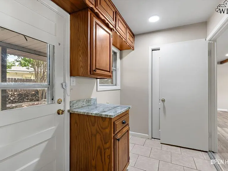 4202 Meadowbrook Dr — Photo 26