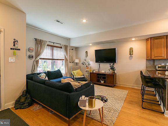 4th image of 2121 Kimball St