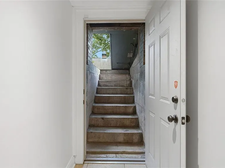 927 Park Ave SE — Photo 41
