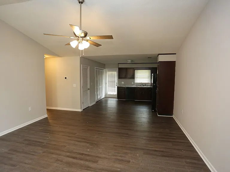 203A Courtney Way — Photo 5