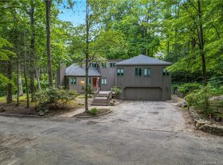 1 Harte Ct, Farmington, CT 06032