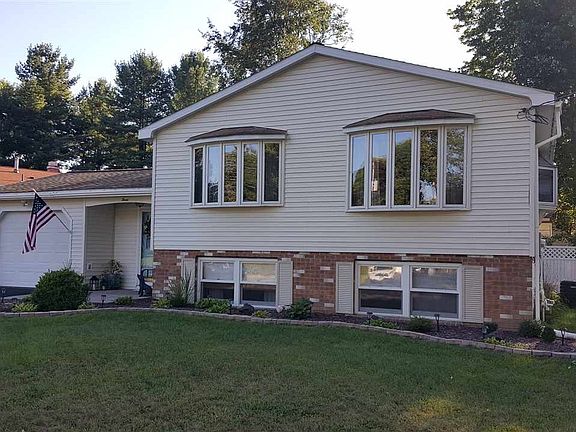 2nd image of 3 Briarfield Dr