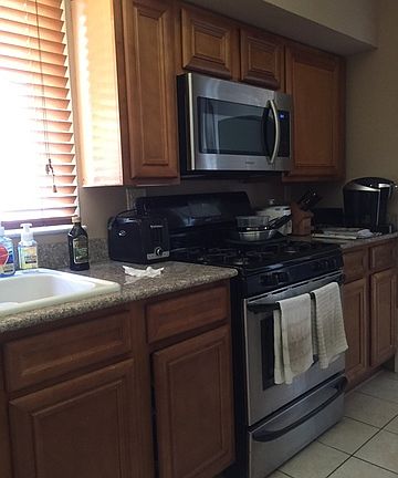 4th image of 2645 Willow St