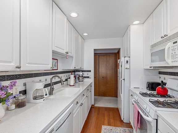 5th image of 1368 Bent Tree Ct #81