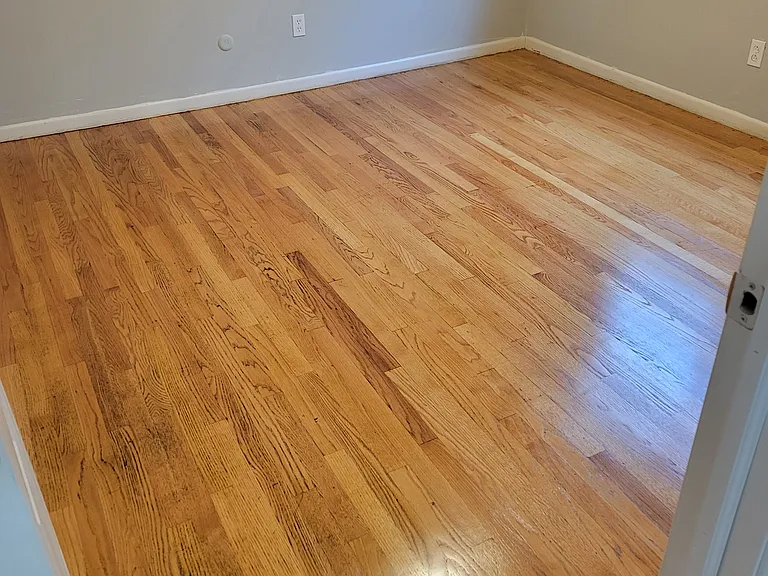 221 East Ave — Photo 9