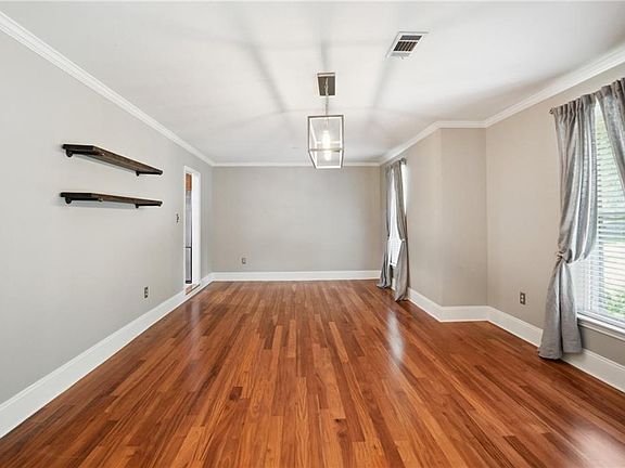 5th image of 237 Shaunell Dr