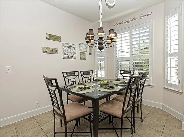 2660 Salorn Way — Photo 9