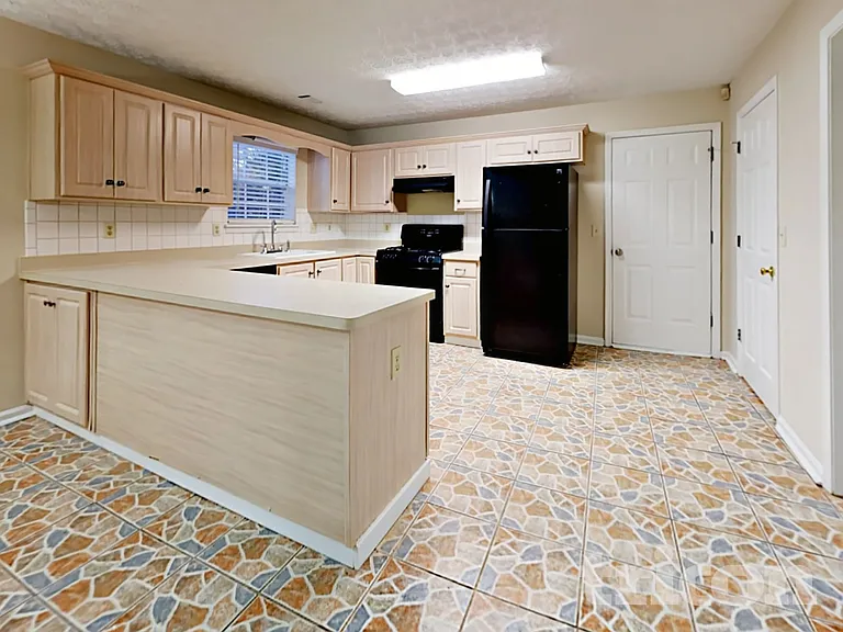3590 Cameron Hills Pl — Photo 4