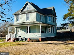 26 Cove St, Crisfield, MD 21817