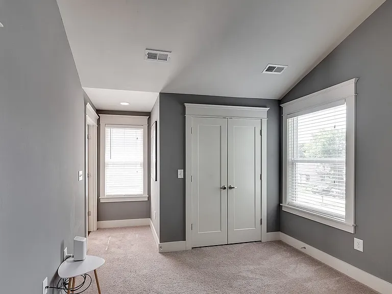 926 Thomas Ave — Photo 25
