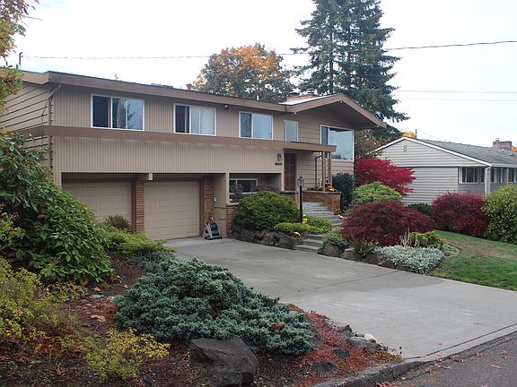 3rd image of 15243 NE 3rd Pl