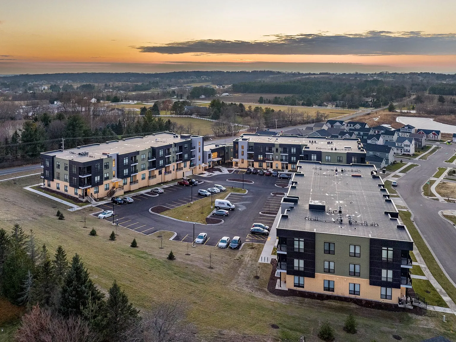 The Outlook Apartments — Photo 1