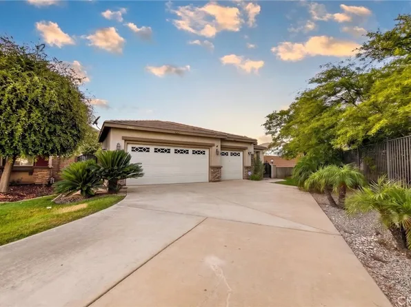 29403 Canyon Valley Dr, Lake Elsinore, CA 92530