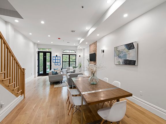 3rd image of 734 Halsey St #2