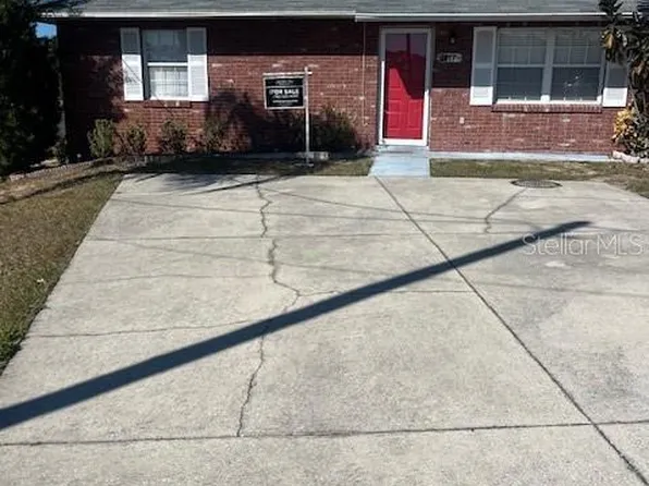 1417 Thousand Roses Dr N, Lake Wales, FL 33853