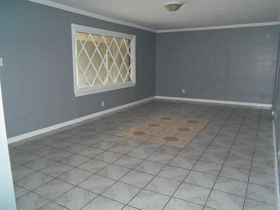 2nd image of 4008 Caddo Trl