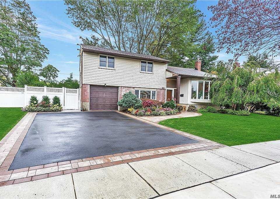 1st image of 50 Phipps Ln