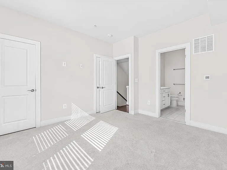 115 Dickenson Dr — Photo 20