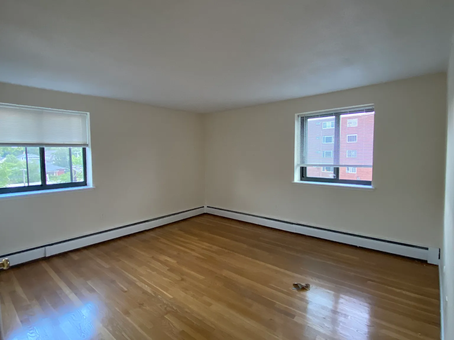 Studio, 400 sqft, $1,825 — Photo 2