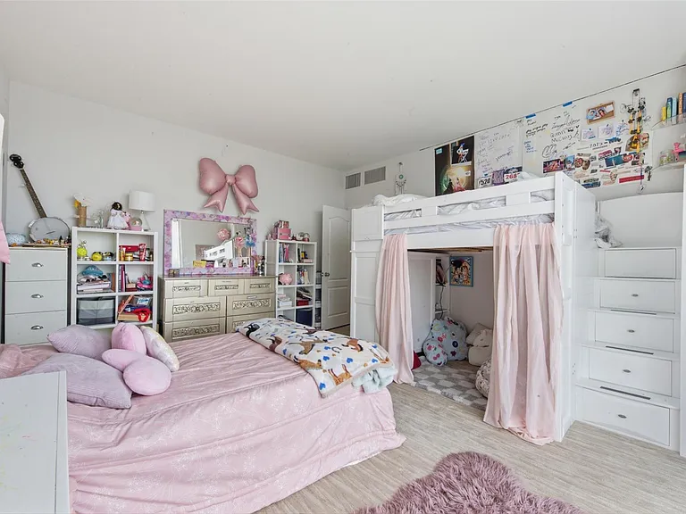 121 N Post Oak Ln #2203 — Photo 22