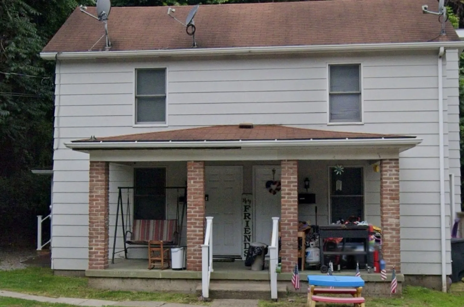 168 Center Ave photo 1