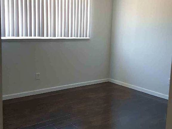 5th image of 1451 Oakhurst Way