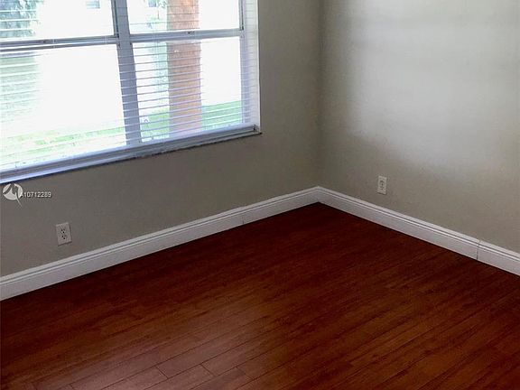 5th image of 7650 Westwood Dr APT 517