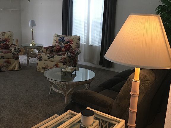 Living Roon