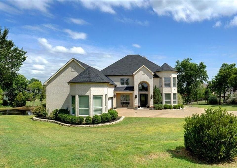 1st image of 608 Stowe Ln