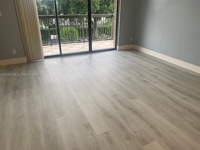 5641 Riverside Dr #303B1 — Photo 5