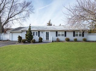 1 Park Court, Smithtown, NY 11787