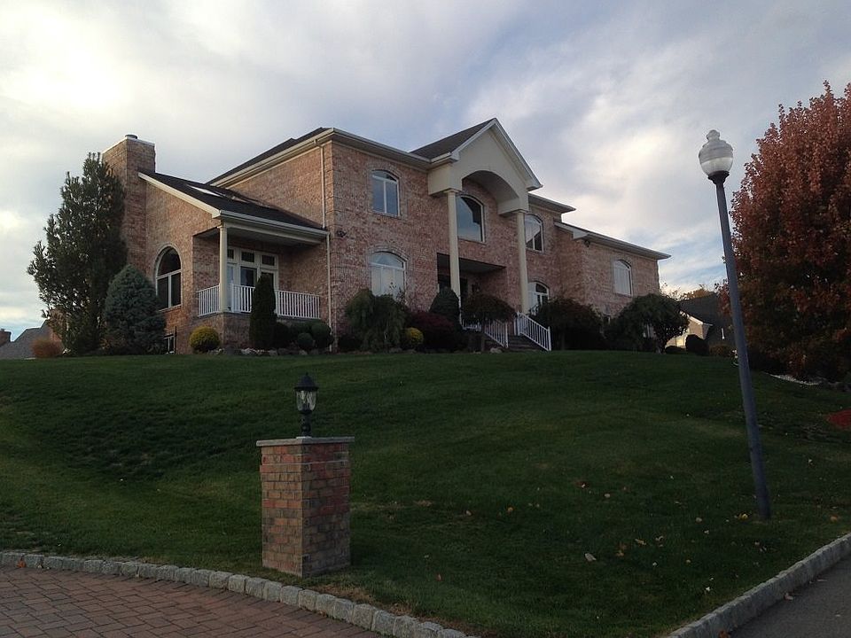 2nd image of 49 Mountainview Ct
