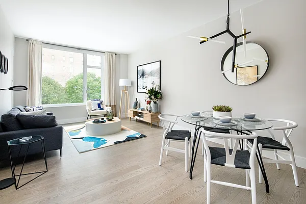 Rented by Extell Marketing Group LLC | media 37