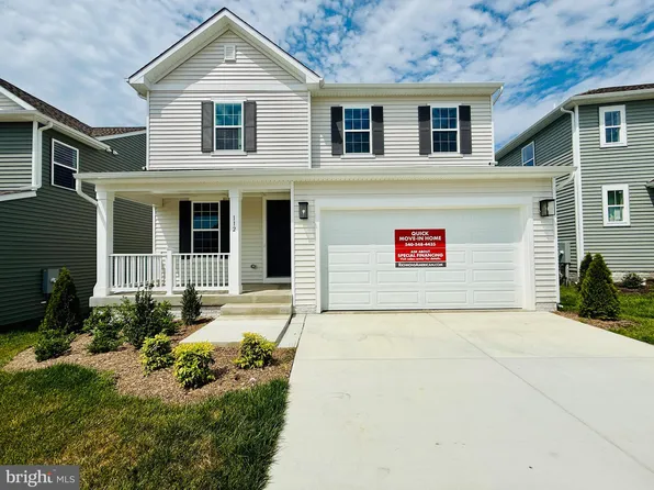 112 Midsummer Ln, Middletown, VA 22645